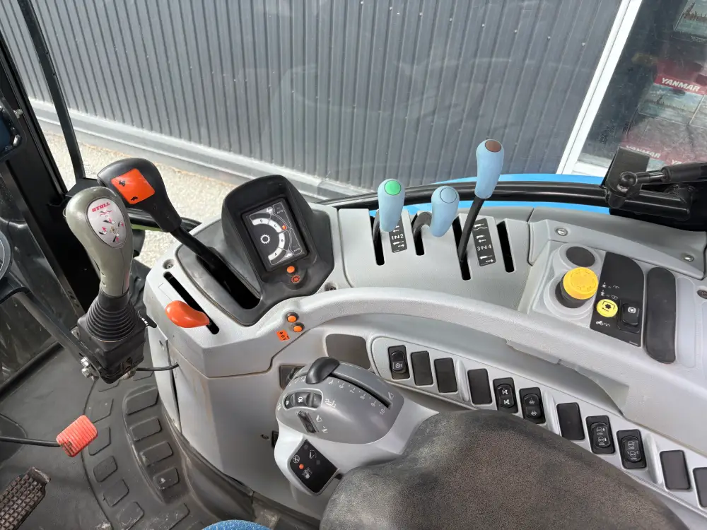 NEW HOLLAND T6.150